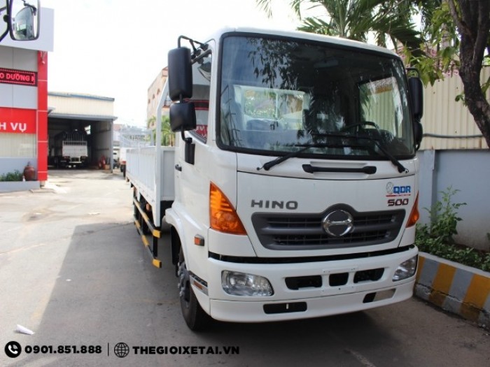 Xe tải Hino 8.25 tấn thùng mui bạt