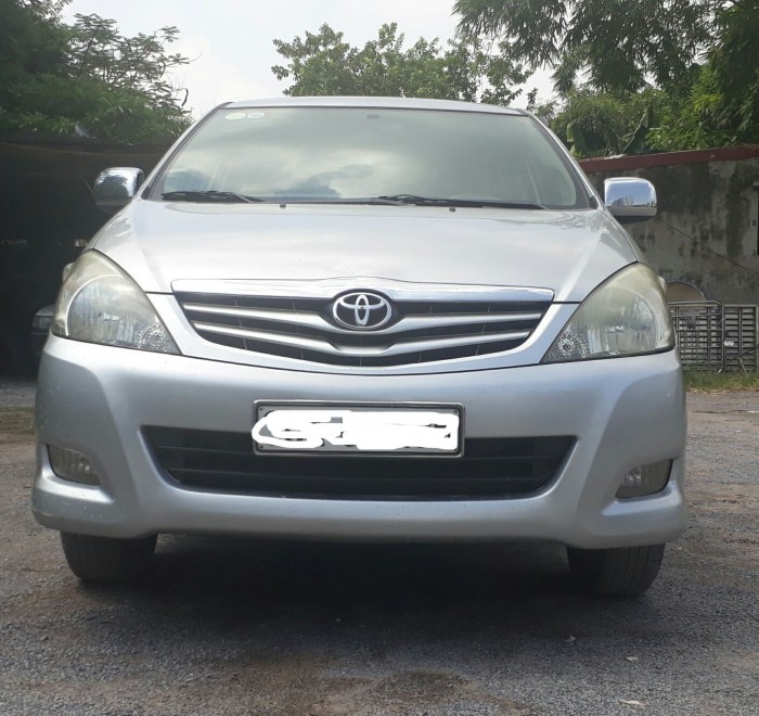 Toyota Innova 2010