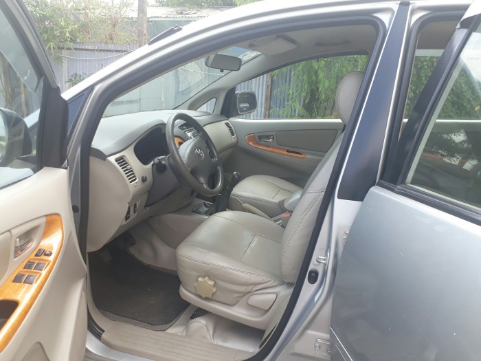 Toyota Innova 2010
