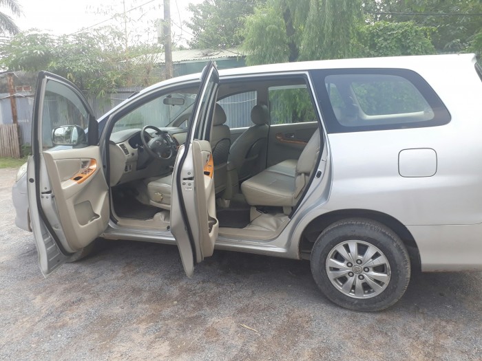 Toyota Innova 2010