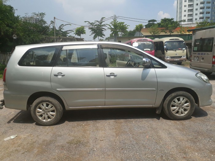 Toyota Innova 2010