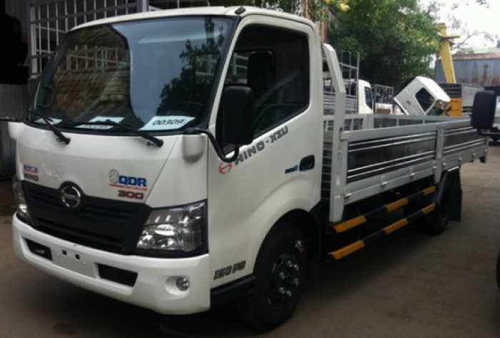 Xe tải ISUZU 2.15 tấn thùng kín