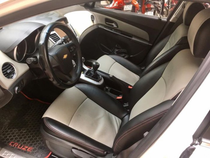 Bán xe Chevrolet Cruze LT 1.6 số sàn sx 2016 màu trắng sữa