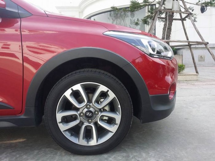 Nhà bán Hyundai i20 Active sx 2015 màu Đỏ nhập khẩu