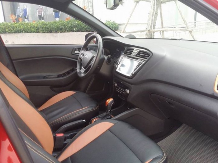 Nhà bán Hyundai i20 Active sx 2015 màu Đỏ nhập khẩu