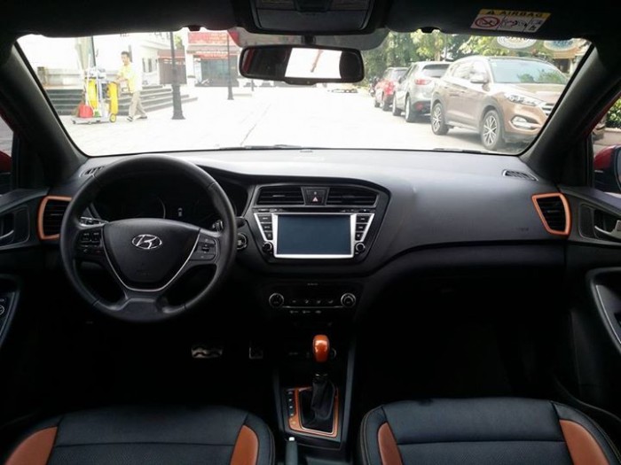 Nhà bán Hyundai i20 Active sx 2015 màu Đỏ nhập khẩu