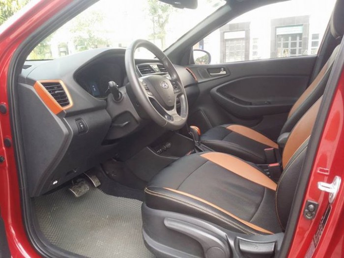 Nhà bán Hyundai i20 Active sx 2015 màu Đỏ nhập khẩu