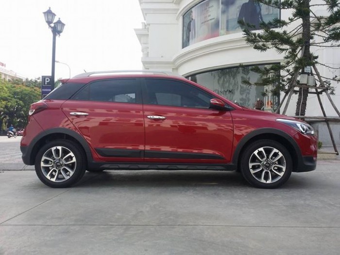 Nhà bán Hyundai i20 Active sx 2015 màu Đỏ nhập khẩu