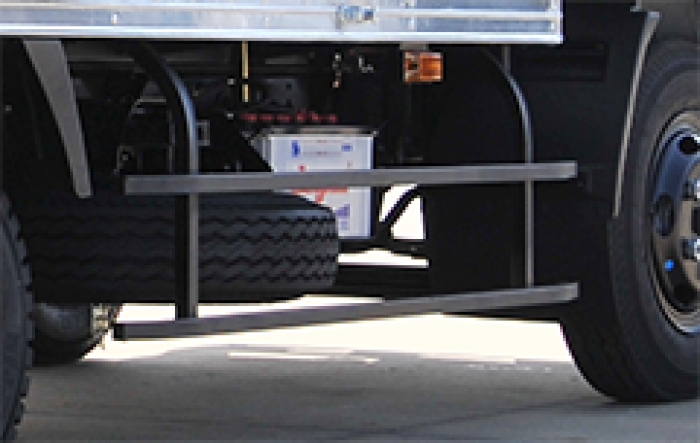 Xe tải 2.3 tấn Kia K165S thùng kín (có cữa hông) làm bằng inox 304.