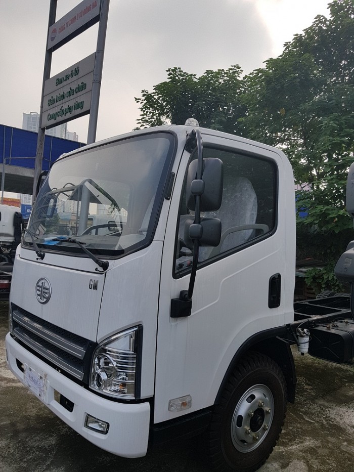Xe tải Faw 7.31 tấn động cơ YC130 thùng dài 6.25m