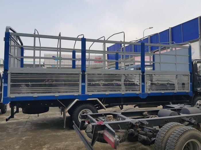 Xe tải Faw 7.31 tấn động cơ YC130 thùng dài 6.25m