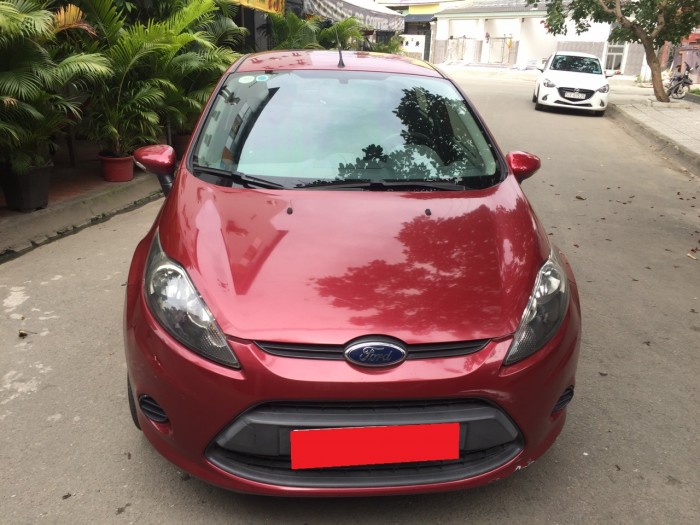 Đổi xe cần bán Ford Fiesta tự động 2012 màu đỏ zin nguyên đẹp cực.