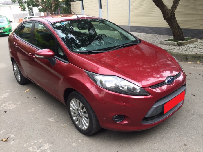Đổi xe cần bán Ford Fiesta tự động 2012 màu đỏ zin nguyên đẹp cực.