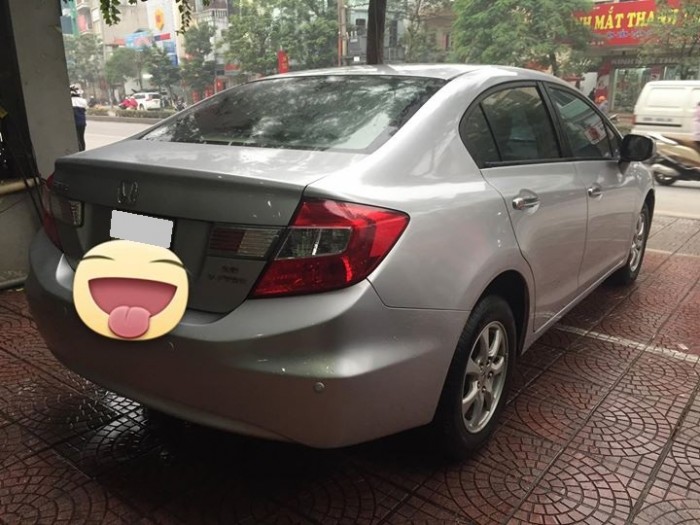 Cần bán xe Honda Civic 1.8 tự động 2013 màu ghi bạc form mới có ECON tiết kiệm xăng