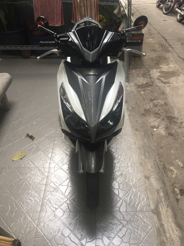 Honda Airblade màu trắng xám đời 2015