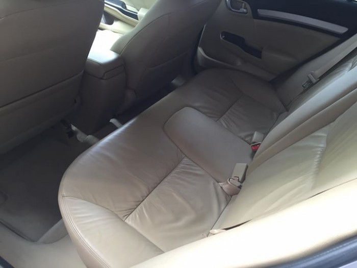 Cần bán xe Honda Civic 1.8 tự động 2013 màu ghi bạc form mới