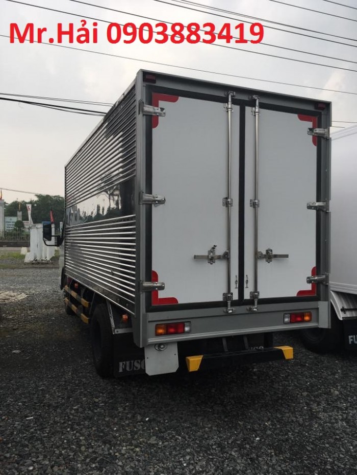 Xe tải FUSO Canter tải trọng 1.9t (2017) thùng kín INOX