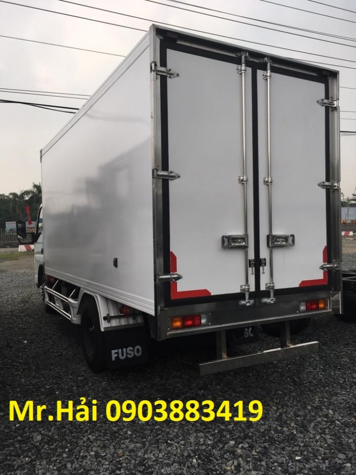 Xe tải FUSO Canter tải trọng 2t (2017) thùng kín Composite