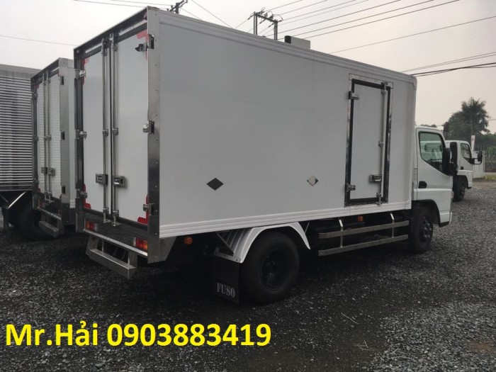 Xe tải FUSO Canter tải trọng 2t (2017) thùng kín Composite