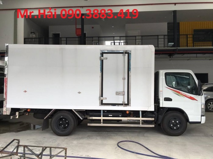 Xe tải FUSO Canter tải trọng 2t (2017) thùng kín Composite