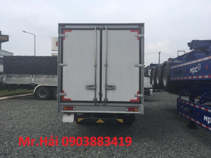 Xe tải FUSO Canter tải trọng 4t, thùng kín INOX