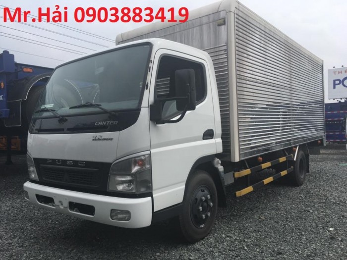 Xe tải FUSO Canter tải trọng 4t, thùng kín INOX