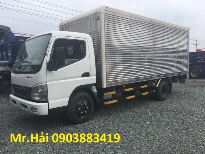 Xe tải FUSO Canter tải trọng 4t, thùng kín INOX