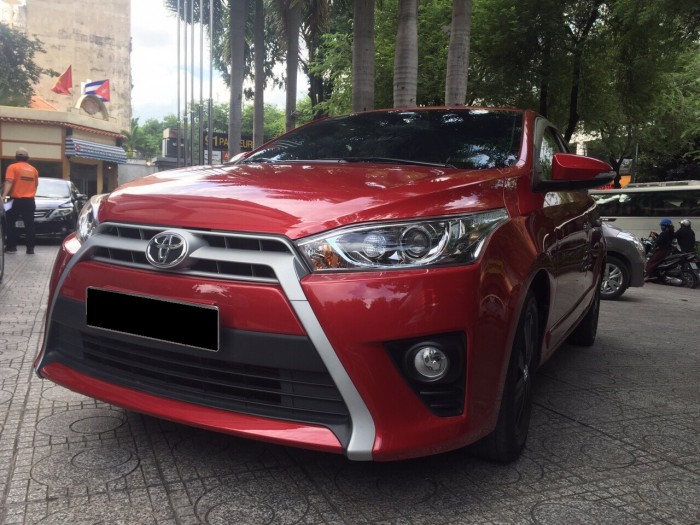Cần bán xe Toyota Yaris 2015 Số tự động màu đỏ rất đẹp