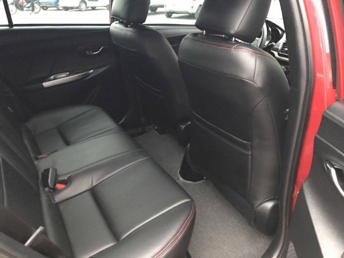 Cần bán xe Toyota Yaris 2015 Số tự động màu đỏ rất đẹp