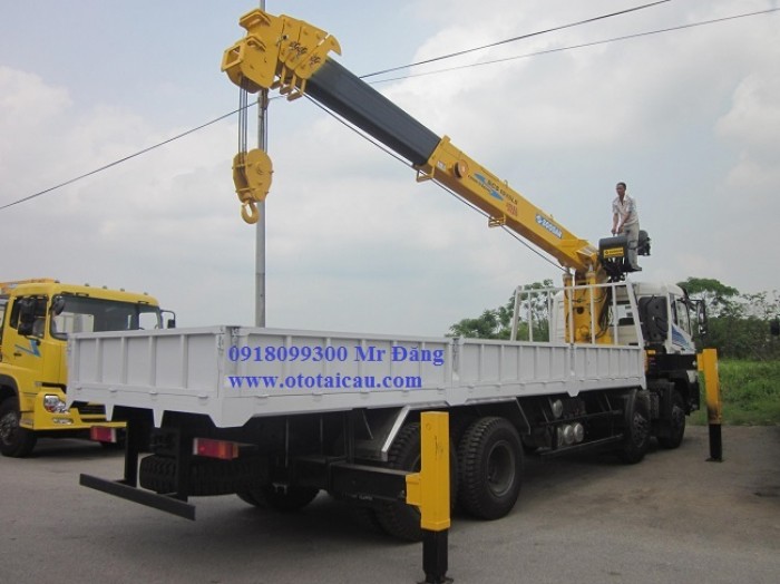 Dongfeng Truonggiang Dfm Eq10Te8x4 Gắn Cẩu Soosan 10 Tấn Scs1015Ls