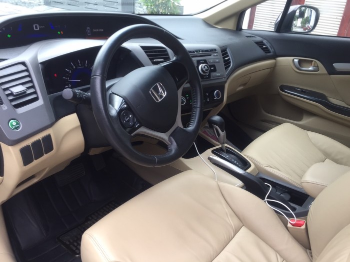 Cần bán xe Honda Civic 2015 AT màu đen