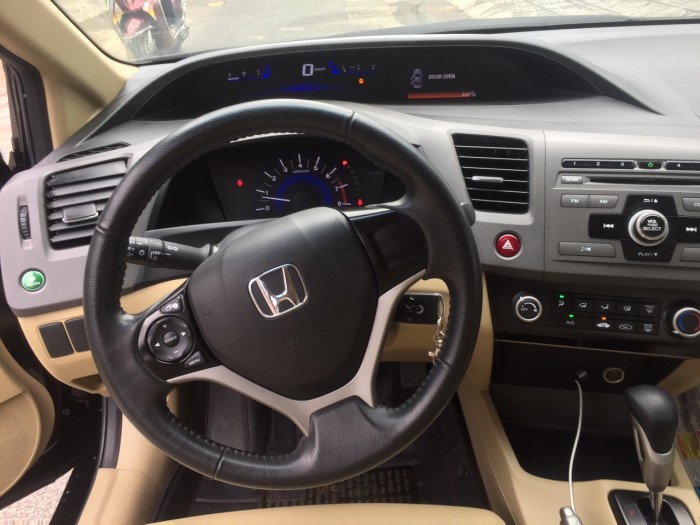 Cần bán xe Honda Civic 2015 AT màu đen