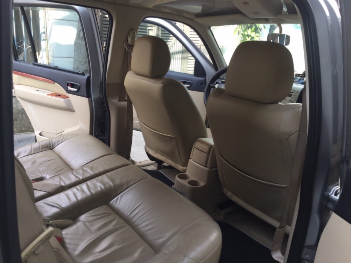 Ford Everest 2011 chạy dầu AT màu xám