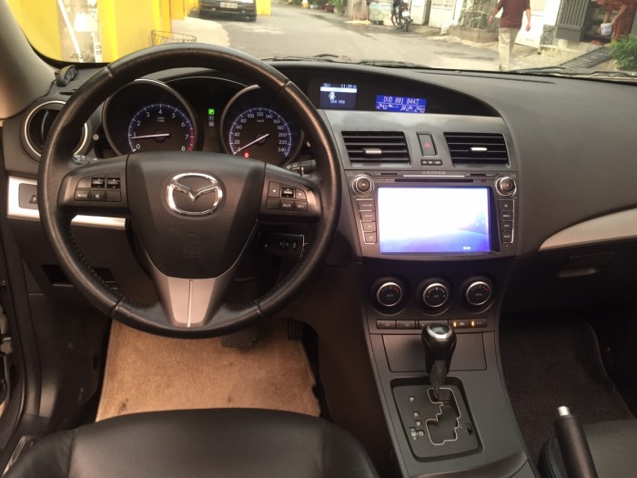Cần bán xe Mazda 3s 2015 AT màu bạc