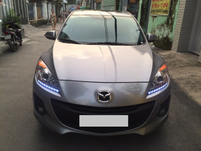 Cần bán xe Mazda 3s 2015 AT màu bạc