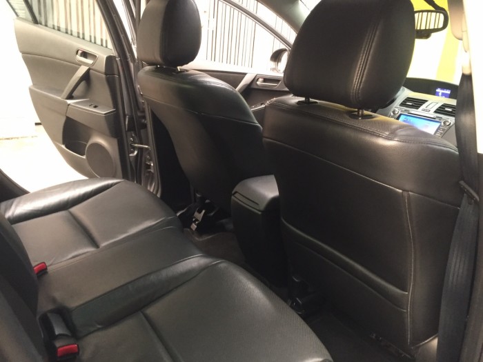 Cần bán xe Mazda 3s 2015 AT màu bạc