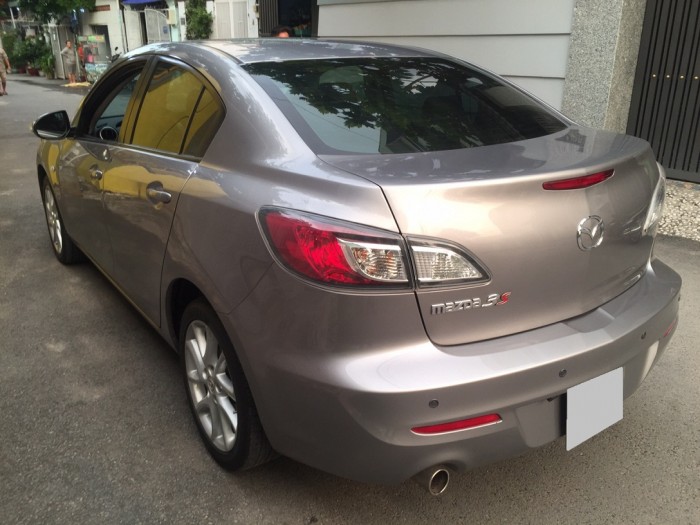 Cần bán xe Mazda 3s 2015 AT màu bạc