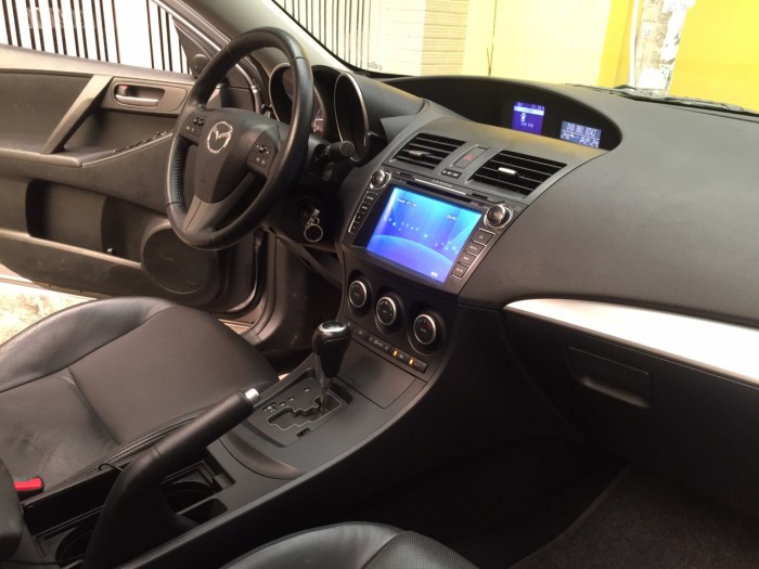 Cần bán xe Mazda 3s 2015 AT màu bạc