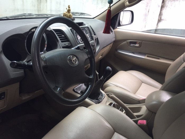 Xe Toyota Fortuner G 2010 MT chạy dầu