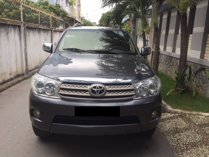 Xe Toyota Fortuner G 2010 MT chạy dầu