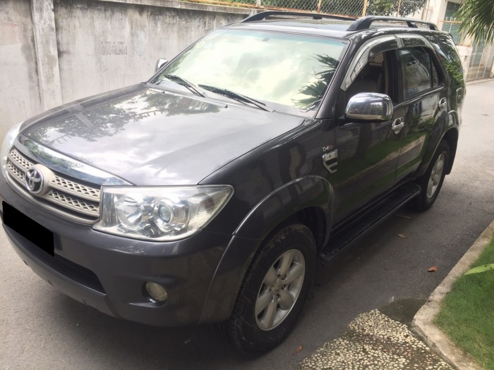 Xe Toyota Fortuner G 2010 MT chạy dầu
