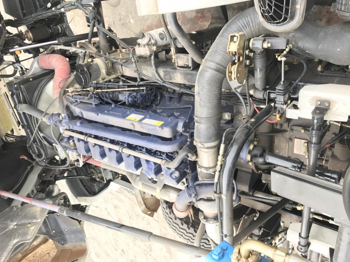 Xe tải thùng 4 chân shacman màu xanh , đỏ , trắng