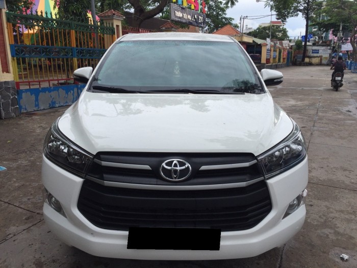 Cần bán chiếc Innova 2.0E 2017 số sàn màu trắng xe nhà sài rất kỹ zin đẹp 99%