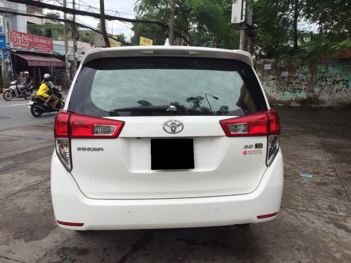 Cần bán chiếc Innova 2.0E 2017 số sàn màu trắng xe nhà sài rất kỹ zin đẹp 99%