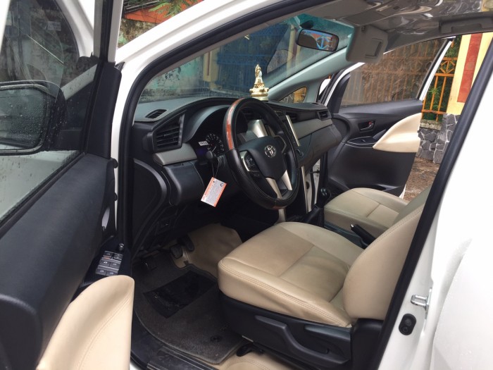 Cần bán chiếc Innova 2.0E 2017 số sàn màu trắng xe nhà sài rất kỹ zin đẹp 99%
