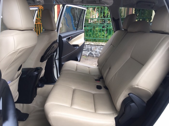 Cần bán chiếc Innova 2.0E 2017 số sàn màu trắng xe nhà sài rất kỹ zin đẹp 99%
