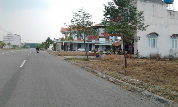 Bán đất mặt tiền đường Lê Văn Thịnh, Bình Trưng Đông, Quận 2, đã có SHR