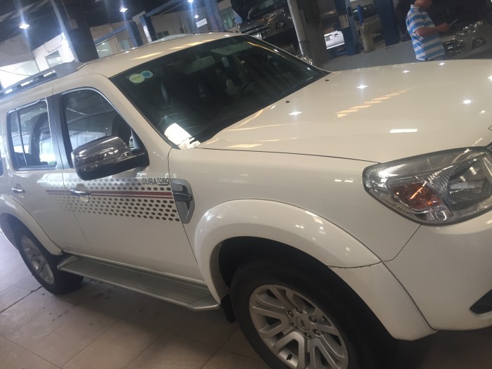 Bán Ford Everest 01 cầu sx 2014 màu trắng