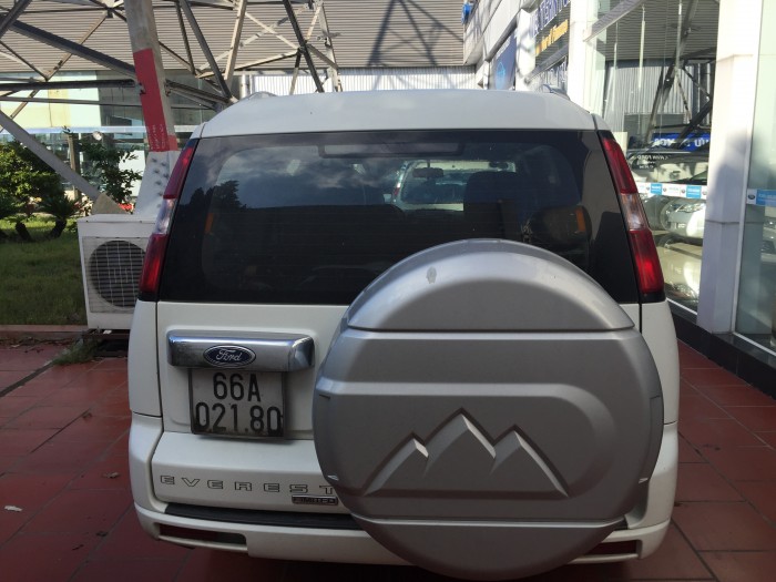 Bán Ford Everest 01 cầu sx 2014 màu trắng
