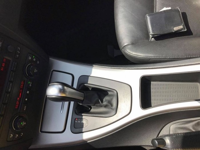 Bán gấp BMW 320i at sx2007 đk 2008 màu đen